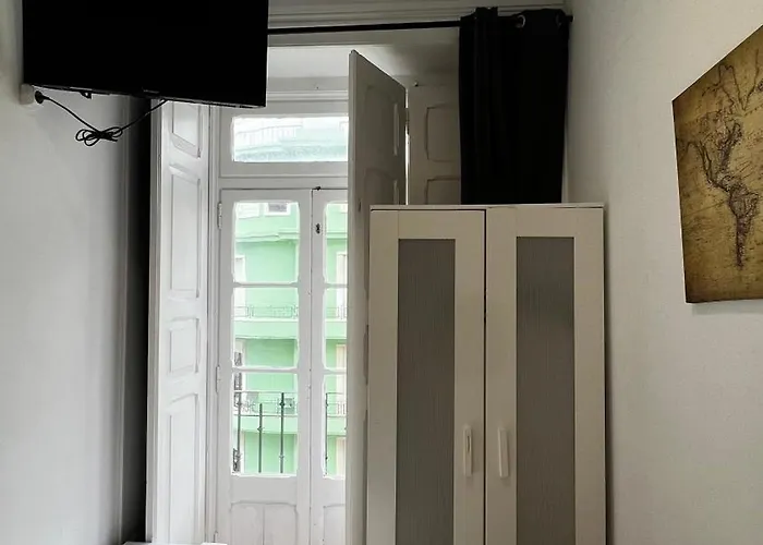 Apartamento Bernardim Ribeiro - 3ª Andar * Lisboa