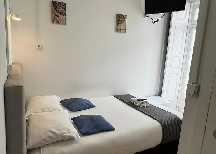 Apartamento Bernardim Ribeiro - 3ª Andar * Lisboa