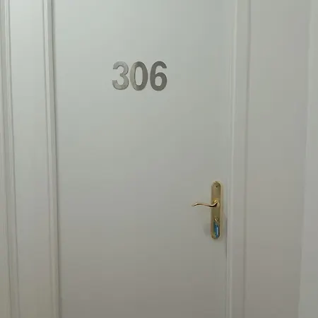 Apartamento Bernardim Ribeiro - 3ª Andar Kwatera prywatna *