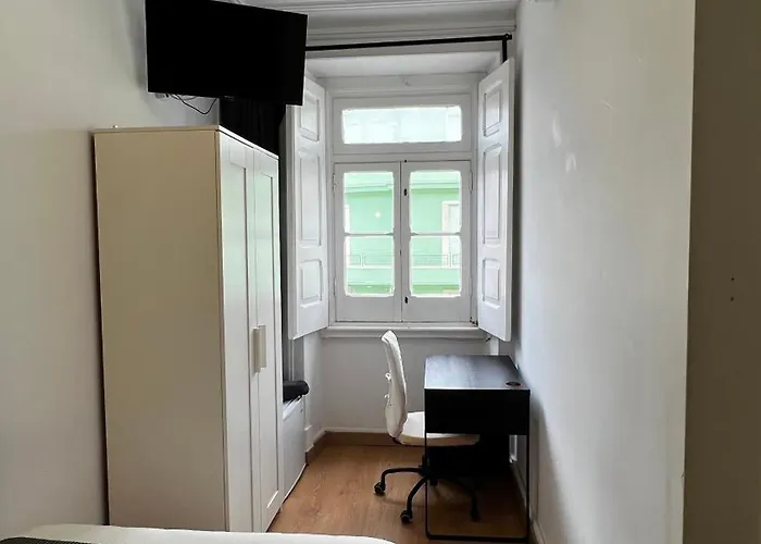 Apartamento Bernardim Ribeiro - 3ª Andar *