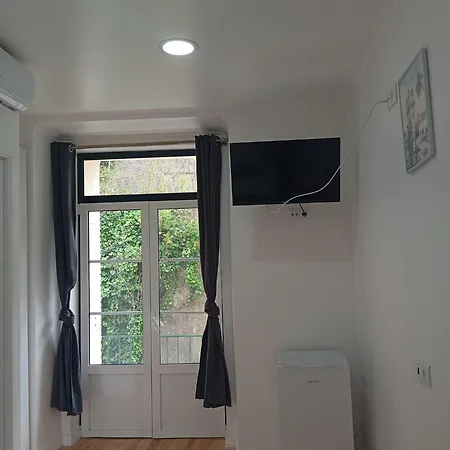 Проживание в семье Apartamento Bernardim Ribeiro - 3ª Andar Лиссабон