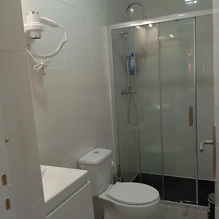 Apartamento Bernardim Ribeiro - 3ª Andar Проживание в семье Лиссабон